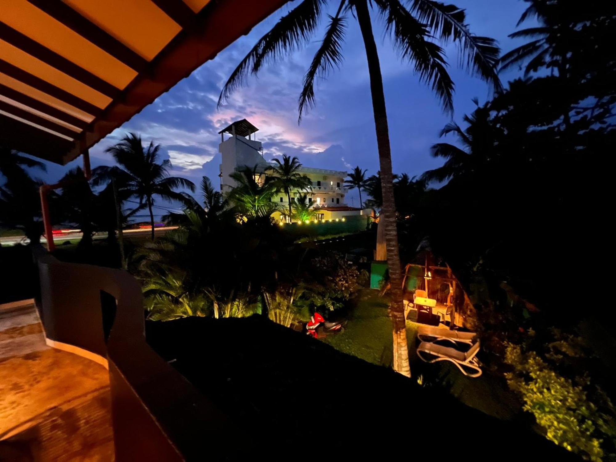 The Swiss Lankan Ahangama Buitenkant foto